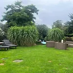 Hébergement de vacances With Sauna And Whirlpool