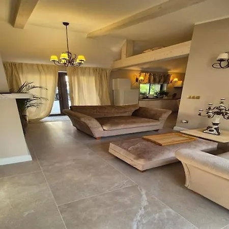 With Sauna And Whirlpool بيت للعطل *